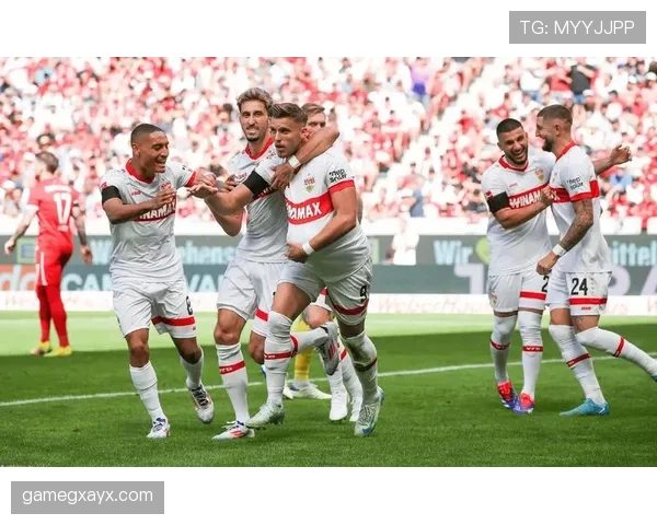 德甲多队换帅迎新风潮，状态回升全力备战新赛季